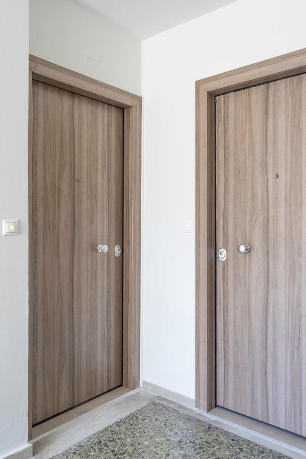 Divine 2Br Apartment In The Heart Of Атина Екстериор снимка