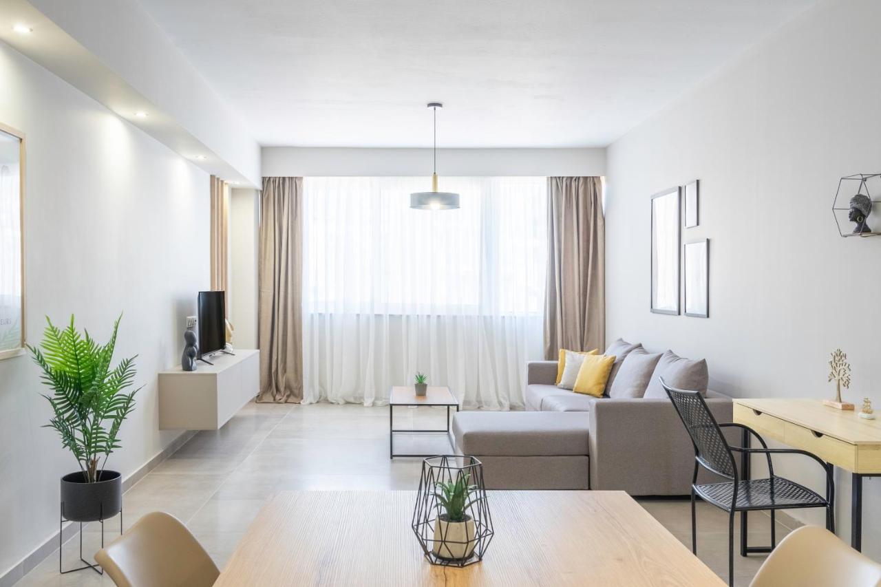 Divine 2Br Apartment In The Heart Of Атина Екстериор снимка